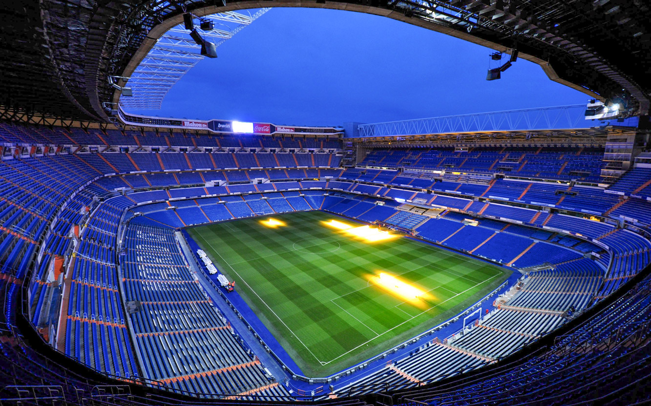 Imán Estadio Santiago Bernabéu con escudo Real Madrid